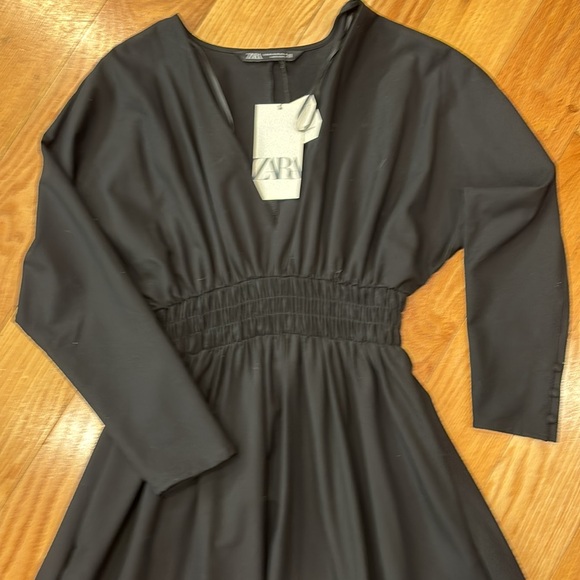 ZARA Midi Dress Elasticized Waist V- Neck - Picture 4 of 10